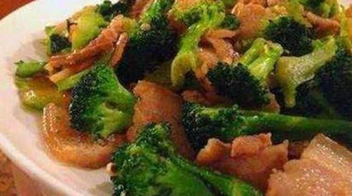 美食推荐：青椒拌干丝，五花肉炒西兰花，佛手白菜，花菇栗子焖鸡翅