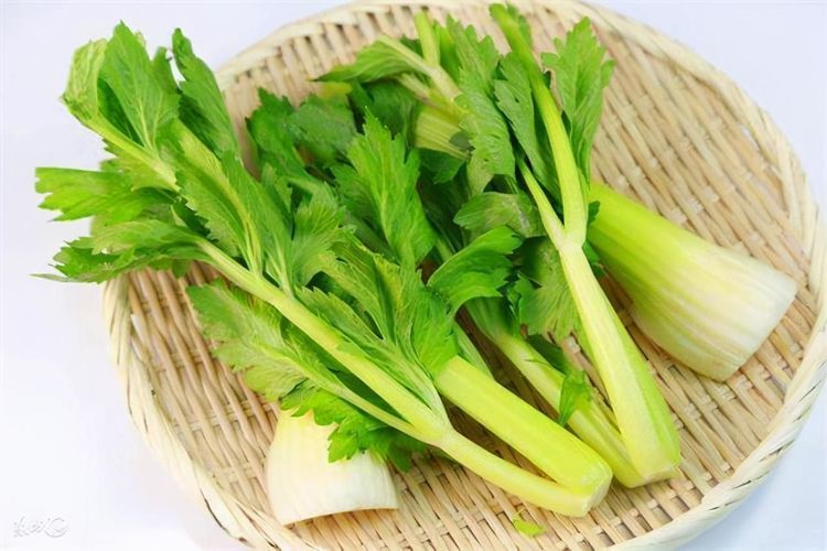 女人不想老的快，吃3种果蔬，美容养颜，抗衰老，早吃早好