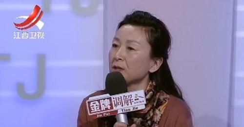 孩子|由于教育观念的不同，夫妻感情产生裂痕，他指责她：用脚踢踩孩子