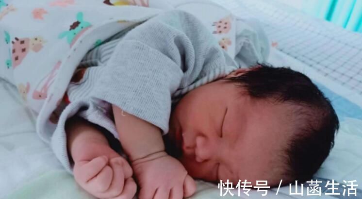 母乳喂养|一年长高25厘米！这个阶段是娃身高“猛涨期”，爸妈抓紧别错过