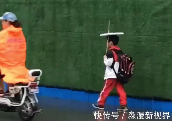 生活态度|“宁采臣宝宝”走红,淋不淋雨的无所谓,重要的是生活要有仪式感