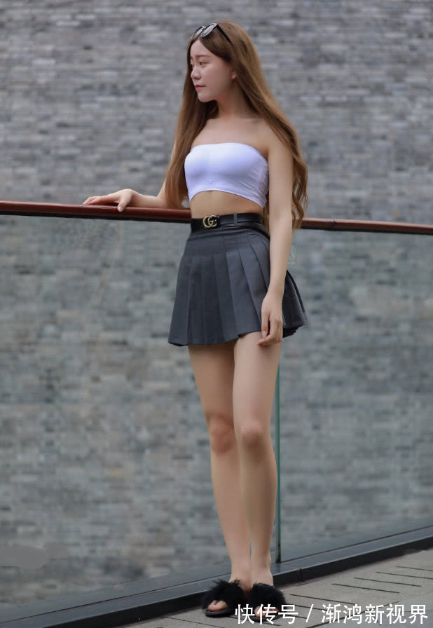 抹胸|原来“口红腿”真存在,比鞋子厚度还要长40倍,真正的腿中贵族