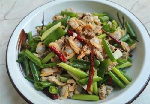 干豆腐|周末,家里来客人,做了一桌家常下酒菜,东北人看了肯定会流口水