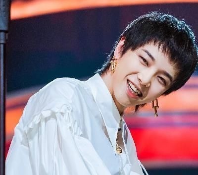 華晨宇咖位到底有多大聽到90后“歌神”對他的稱呼，一般人真不敢用