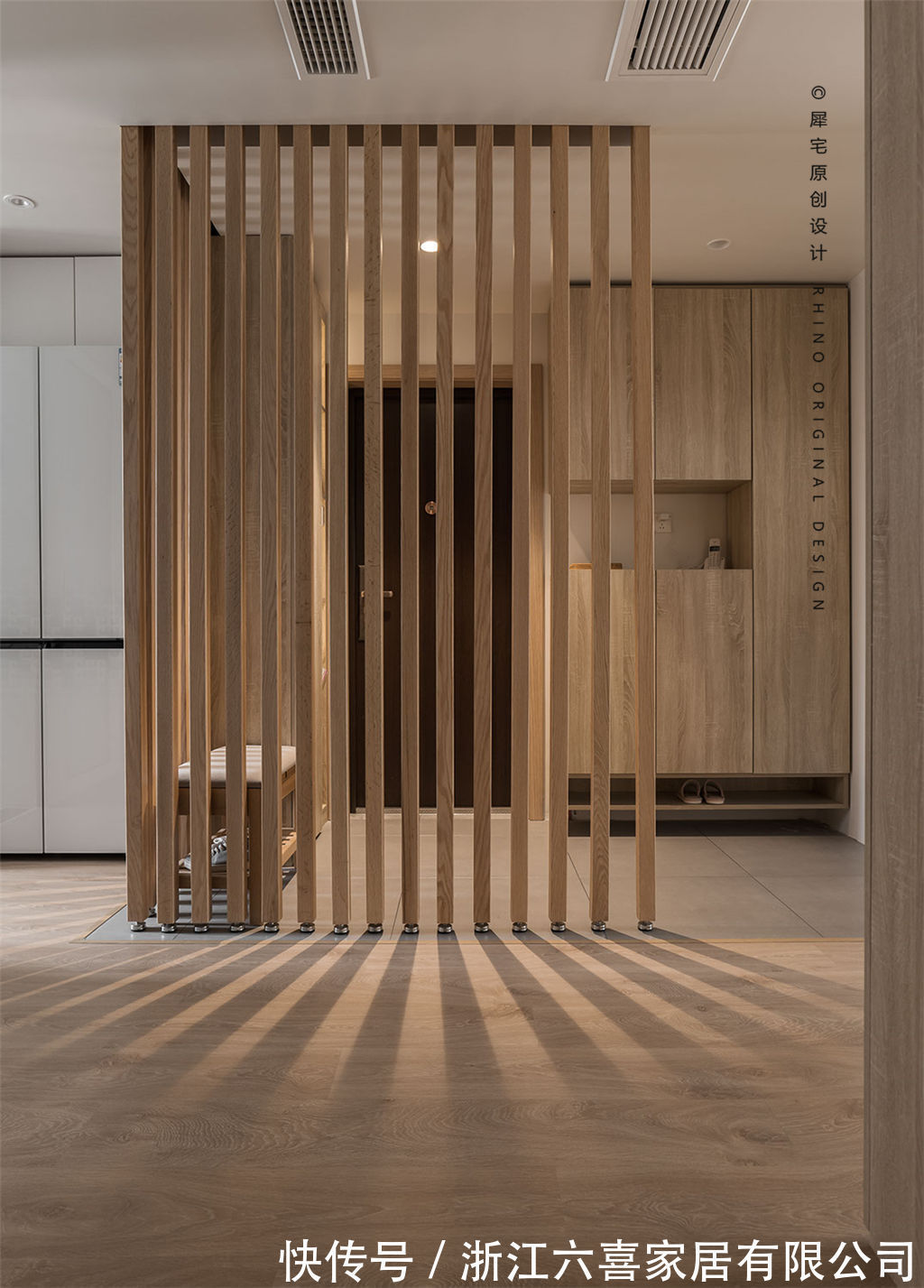 玄关|平面设计师的家|探索过一切华丽的色彩和线条,回归最质朴的自然栖居世界!