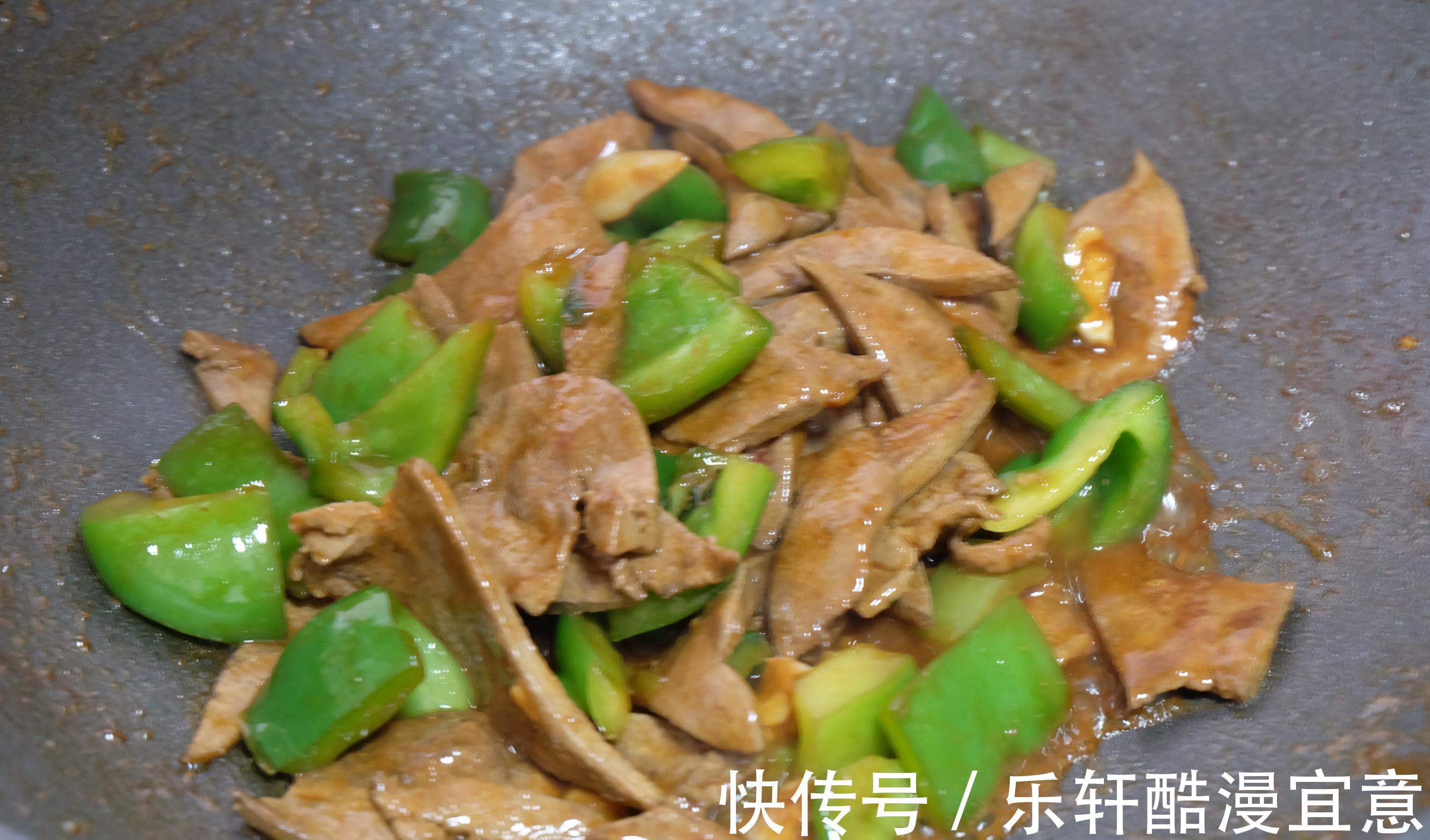 午餐|周末了，晒晒我家的午餐，四菜一汤，清淡健康有营养，好吃又好做