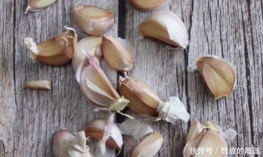 大蒜|选大蒜时,牢记这几种别买,再便宜都不能要,摊主我从来都不吃