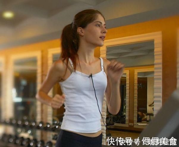 摄入量|女性晚上多吃以下3种食物，坚持一个月，能有效的减肥瘦身