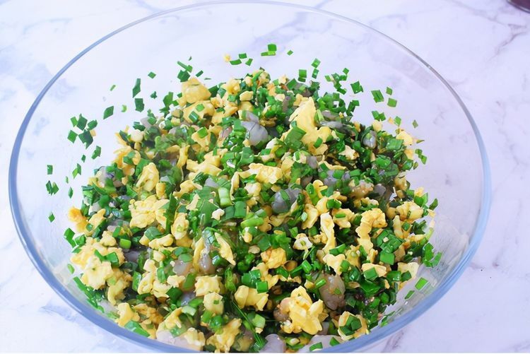 饺子皮新吃法,用来包成包子,皮薄馅儿多,真好吃