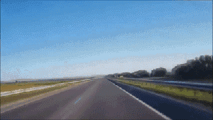 |搞笑GIF:妹子你真是会玩,乍一看还以为轻生呢