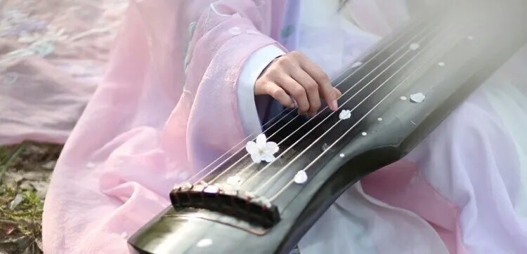 听筝&他看上一个女子,写下20字诗,抱得美人归,成《唐诗三百首》名篇