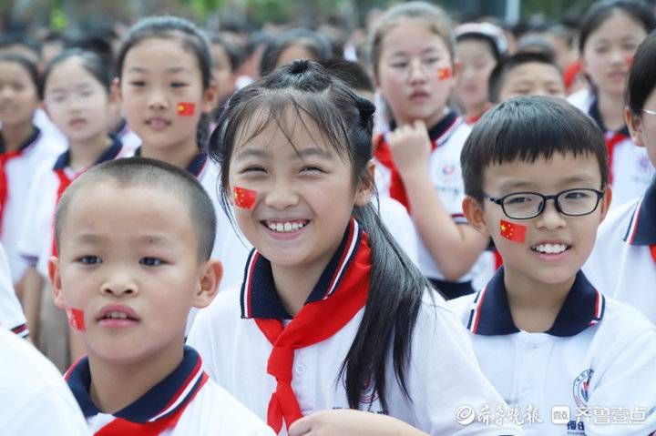 强国|授田英才学园：手绘板报勾勒出老师们无言的守护