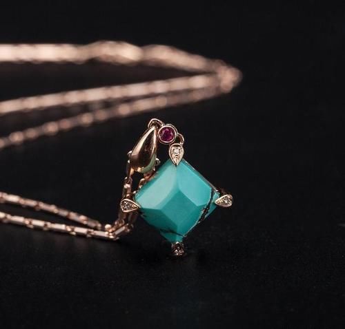 结婚是一生最幸福的过程，结婚周年礼物也是一件值得期待的