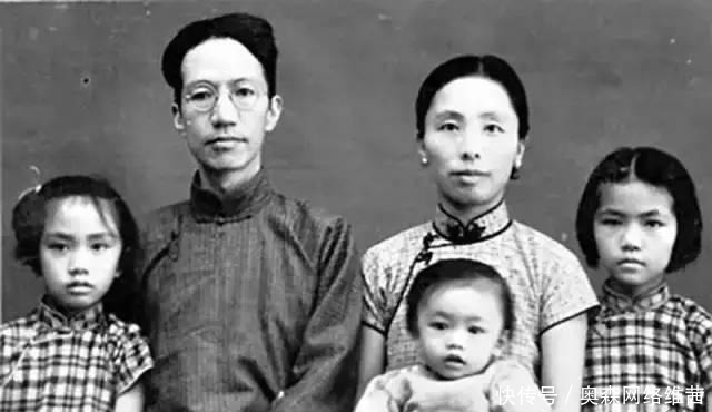 眼盲腿残,半生贫病交加,妻子始终不离不弃,相濡以沫至同年离世