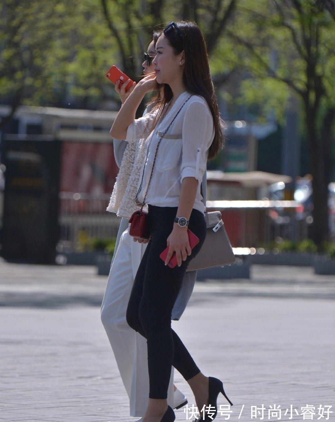 好闺蜜 这就是好闺蜜,在穿搭上“谦虚下”,网友:支持后边的