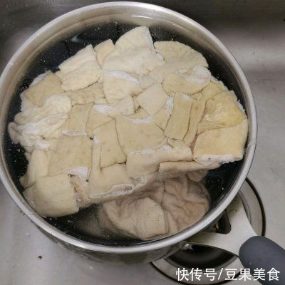 红烧肥肠|红烧肥肠比卖的还好吃，简单易做味道棒