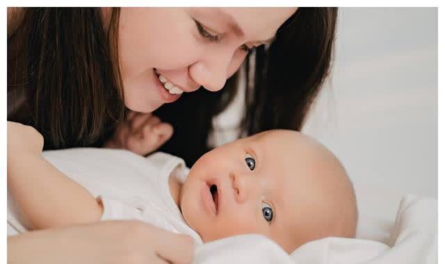 反流|新生儿拍嗝正确方法