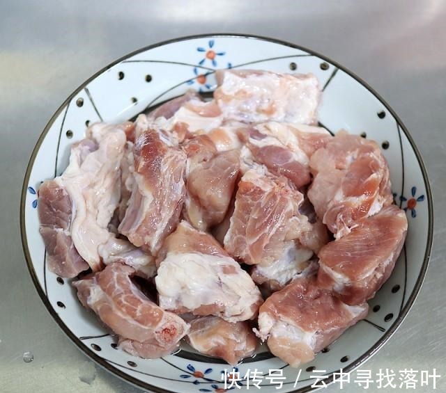 风味啤酒炖排骨，软烂脱骨，味道鲜美！风味啤酒炖排骨，软烂脱骨，味道鲜美！