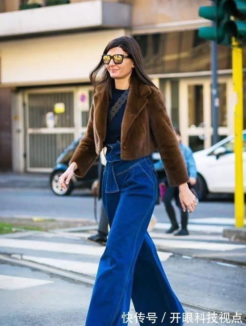 阔腿裤+ 今秋流行“阔腿裤+短靴”,女人怎么穿都有范儿,出门养眼全靠它!