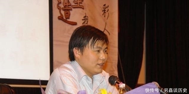 公务员@公务员里最成功的作家:一书封神,3年赚4100万,今成处长