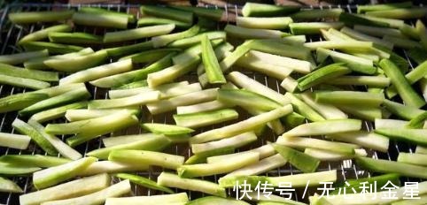 这种菜的维生素是梨的8倍，却只要6毛一斤，特别适合冬天吃！