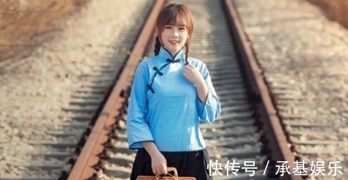 江航!十赋感伤清秋词:无尽清愁任嗟叹,凭栏对酒赏花黄