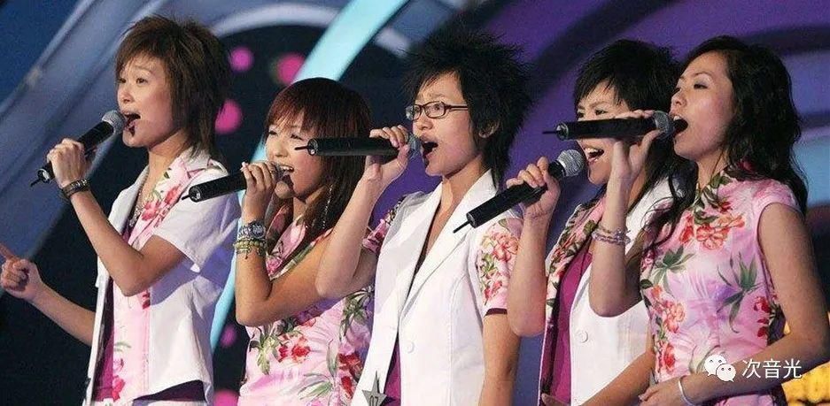 李健 《中国好声音2020》在单依纯眼里是比赛,在李健眼里却是“危险品”