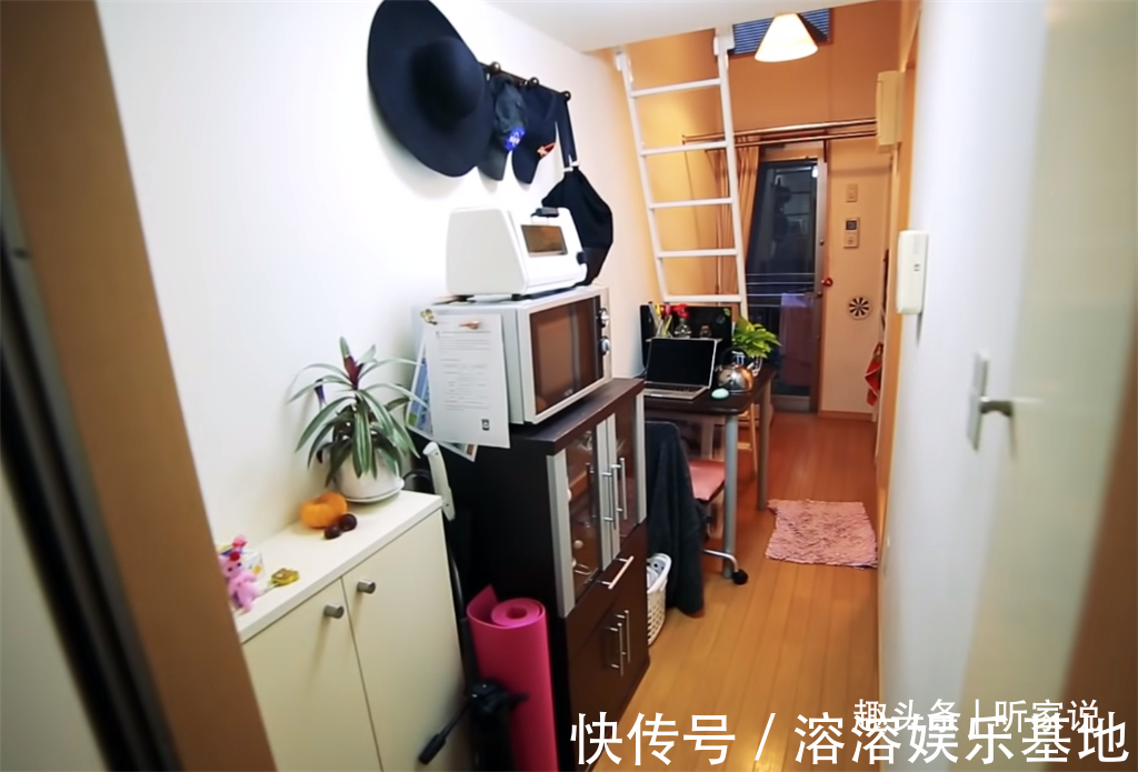 缝隙房|90后姑娘住进日本8㎡“缝隙房”,吃饭坐地上,睡觉爬梯子