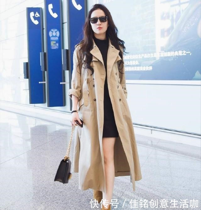 风衣 今年流行不累脚的“裸靴”，搭连衣裙+风衣，洋气显瘦又有女人味！
