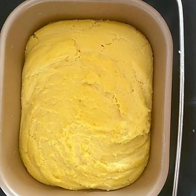 餐桌上的保留项目玉米面窝窝头,隔段时间就做一次