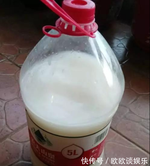 茶叶水、淘米水,多做1步浇花,肥效超高,养花特好