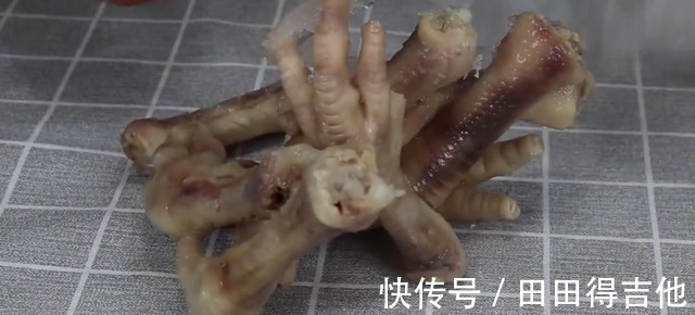 柠檬片|鸡爪好有诀窍，关键取骨头很重，教你三十秒一个，简单食用又快速！