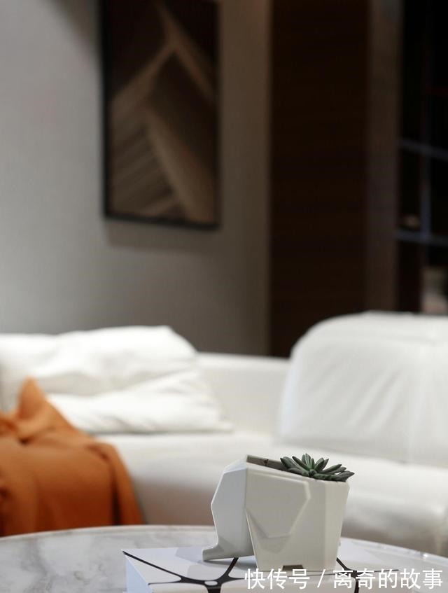 灰白蓝|虽然装修超了预算,依然喜欢木饰面吊顶,现代风格实拍图晒给你看!