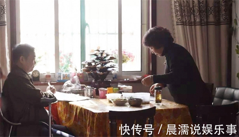 女儿|11年前,60岁老人盛海琳,不顾劝阻坚持生娃,如今生活乱成一锅粥