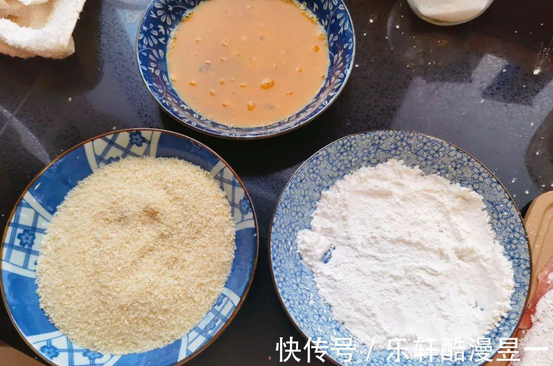 黑胡椒|【食物恋】今天教你炸猪排，外表酥脆内里鲜嫩，快来试试吧！