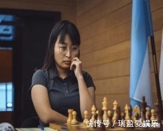 象棋|居文君作为内敛美女，却坚持打着最艰苦的比赛