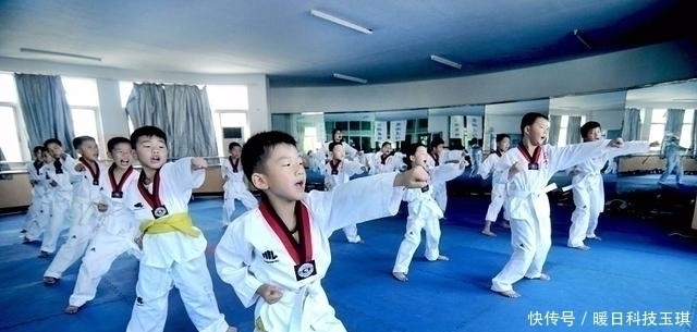 未成年|17岁女跆拳道冠军练习十年被未成年杀害,蒋方舟:跆拳道不能防身
