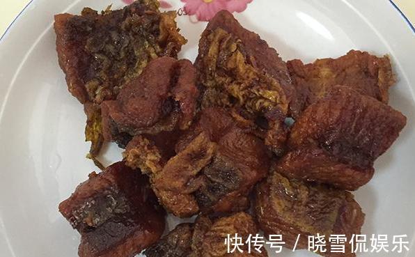 白开水|隔夜水、隔夜茶、隔夜菜、隔夜肉究竟哪个不可以吃？医生说出实情