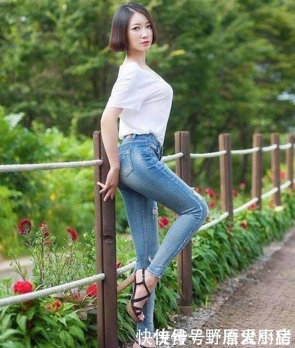时尚靓丽的牛仔裤美女,穿出自己的风采!