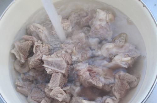 羊汤|炖羊肉可千万别放它,否则羊肉就“废了”,不少人都弄错了