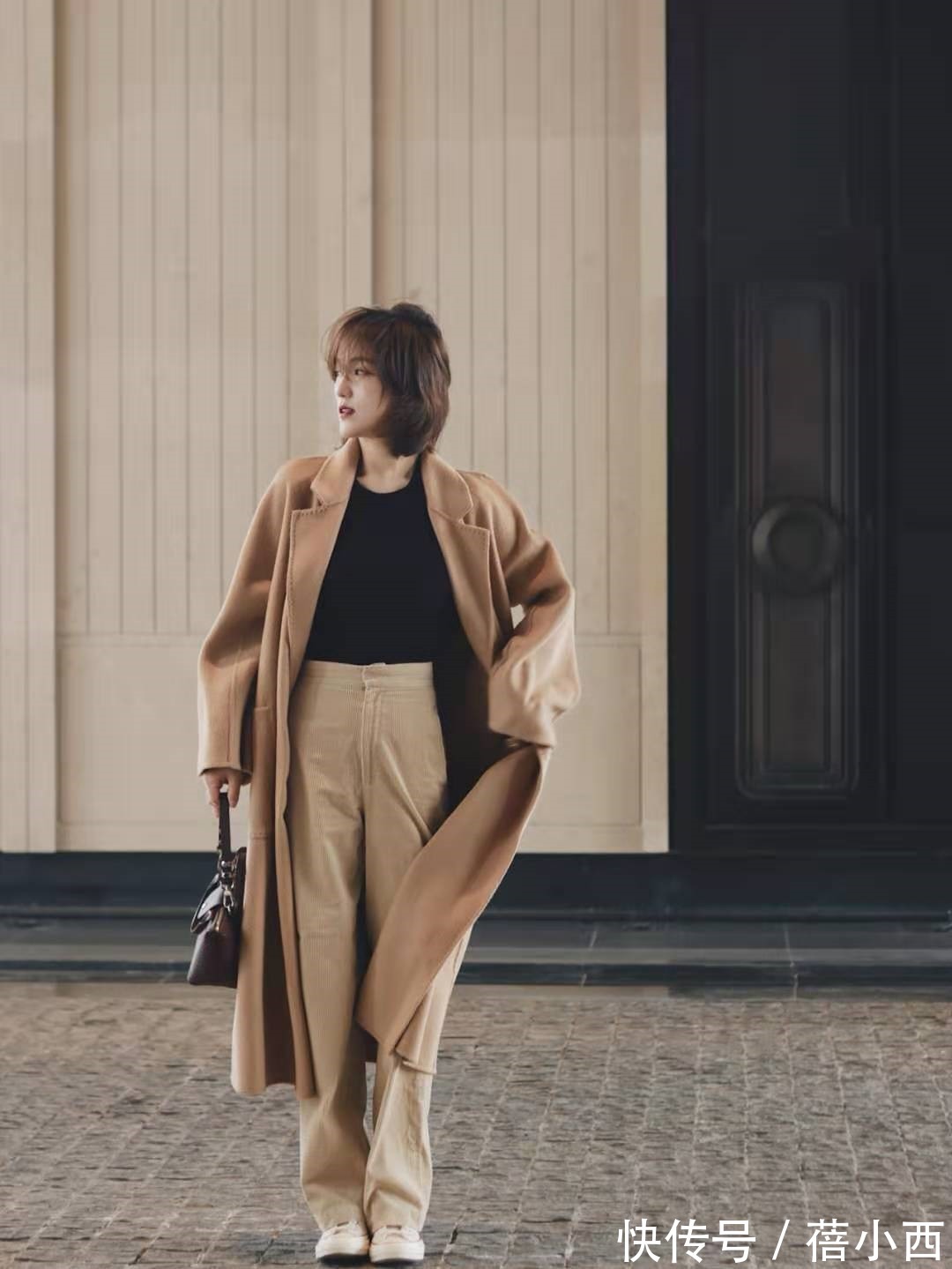 大衣|入冬后该买什么裤子?建议多穿这4种,小黑裤、阔腿裤时髦又高级