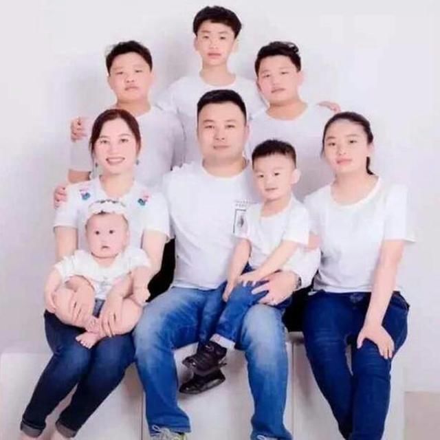 拼出|因为丈夫基因好，为了不浪费，中产家庭34岁宝妈13年拼出7个孩子