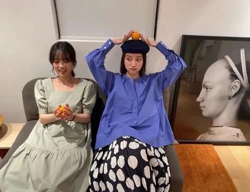 衬衫|入秋后不建议单穿裙子了，可以试试这3种穿法，时髦好看又高级