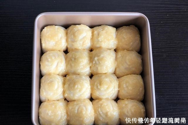 这面包跟棉花一样软,植物油做椰蓉酱竟比黄油还好吃,配方全赠送