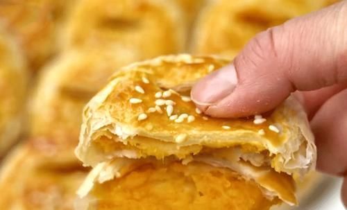 天冷，多吃此面食，不揉面不醒面，简单一烤，外酥里糯，真好吃