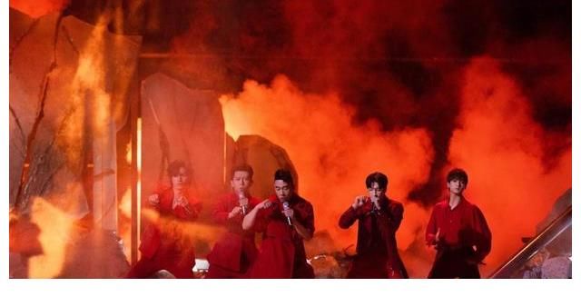 《披哥》五公最精彩的，不是李响放大招，而是让观众哭到失控的他