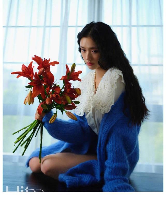 林允cos沉睡魔咒女巫