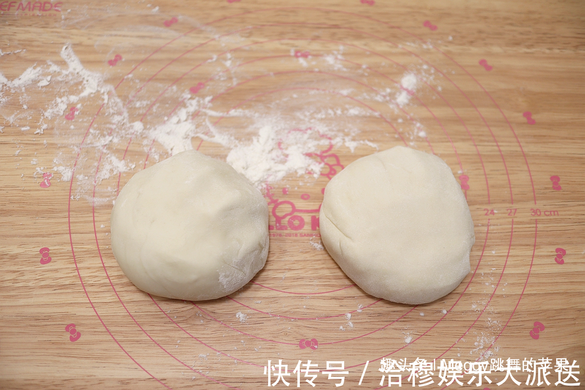 别争了！外酥里嫩的葱花饼，凉水还是热水揉面跟我学，全会了