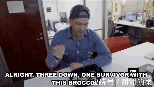 饮食|作死小伙挑战巨石强森5000卡饮食，结果吃到吐了