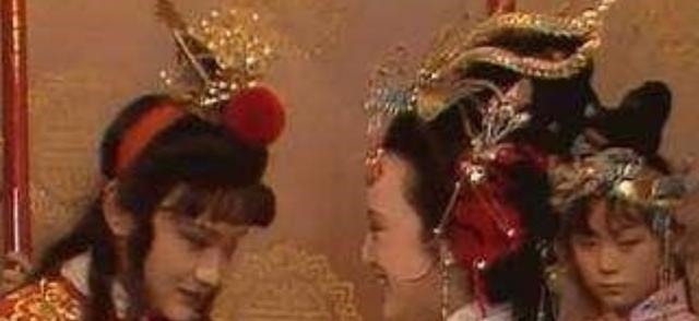 贾元春#《红楼梦》贾元春封贵妃的时候,很多人觉得很奇怪,为什么!